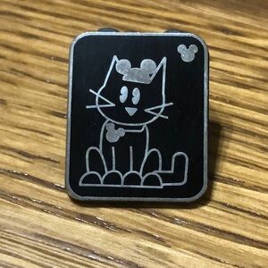 Disney WDW Hidden Mickey Cat With Mouse Ears Pin Black with Silver 2008